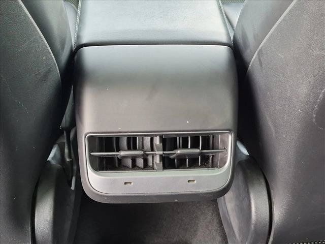 Used 2021 Tesla Model Y Long Range AWD/4WD image 17