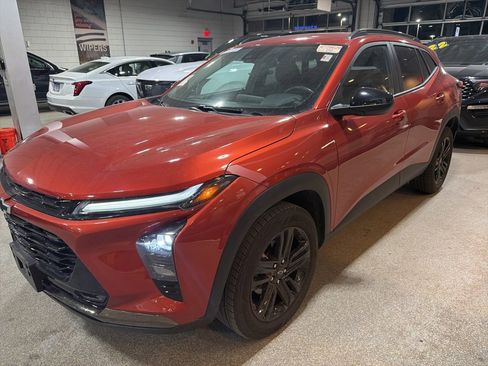 Used 2024 Chevrolet Trax ACTIV w/ Driver Confidence Package image 1