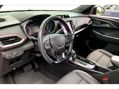 Used 2022 Chevrolet TrailBlazer RS w/ Technology Package FWD image 13