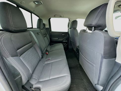 Used 2022 Nissan Frontier SV image 18