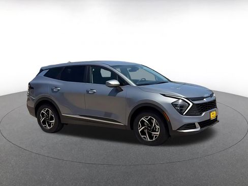 Used 2025 Kia Sportage LX FWD image 2
