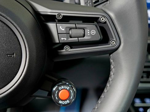 New 2026 Porsche 911 Carrera image 24