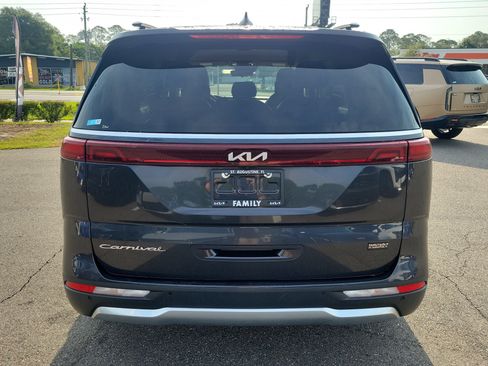 Used 2022 Kia Carnival SX FWD image 5