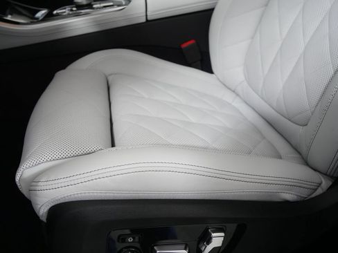 Used 2026 BMW X5 xDrive40i w/ M Sport Package AWD/4WD image 9