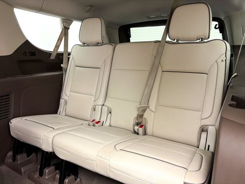 Used 2021 GMC Yukon XL Denali image 42