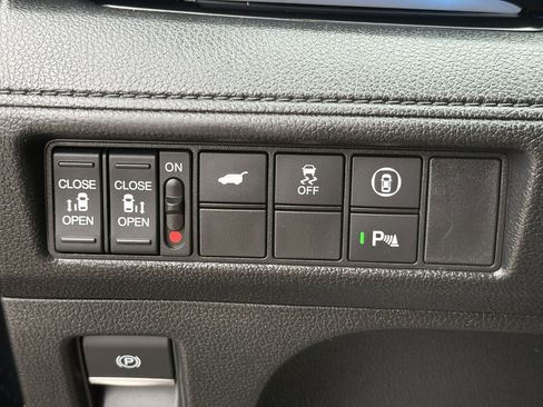 Used 2023 Honda Odyssey Elite image 25