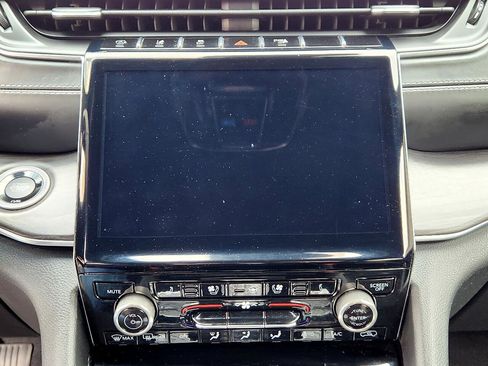 Used 2022 Jeep Grand Cherokee L Overland w/ Luxury Tech Group IV image 22