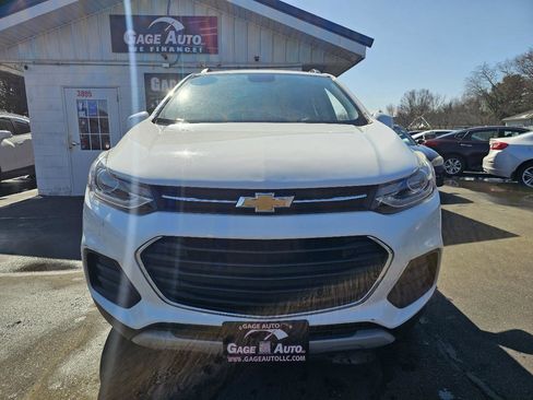 Used 2020 Chevrolet Trax LT w/ Driver Confidence Package image 3