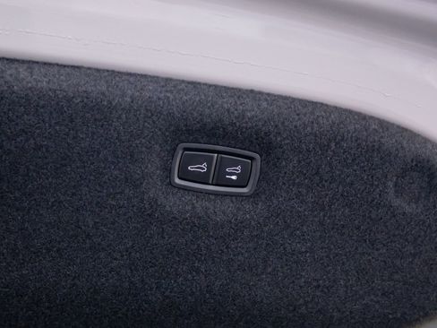 Certified 2024 Porsche Taycan GTS image 33