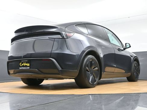 Used 2026 Tesla Model Y Long Range RWD image 48