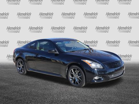 Used 2013 INFINITI G37 x w/ Premium Pkg image 2