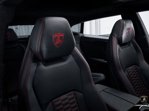 Used 2024 Lamborghini Urus S image 48