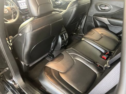 Used 2022 Jeep Cherokee Limited w/ Elite Package AWD/4WD image 37