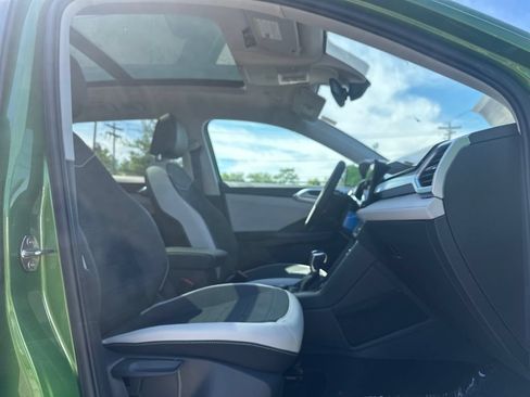 New 2026 Volkswagen Taos SE AWD/4WD image 20