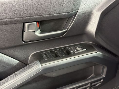 Used 2025 Toyota 4Runner SR5 AWD/4WD image 14