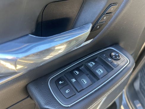 Used 2022 RAM 1500 Laramie w/ Laramie Southwest Edition image 12