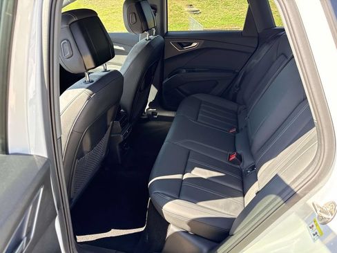 Used 2024 Audi Q4 e-tron Premium AWD/4WD image 10