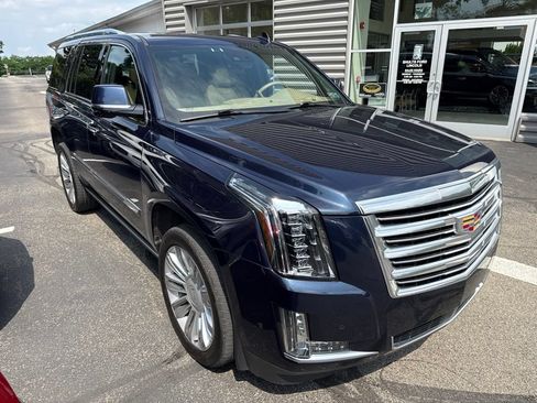 Used 2020 Cadillac Escalade Platinum AWD/4WD image 7