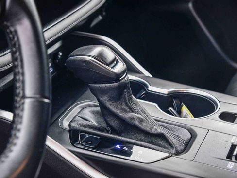 Certified 2022 Toyota Highlander XLE image 23