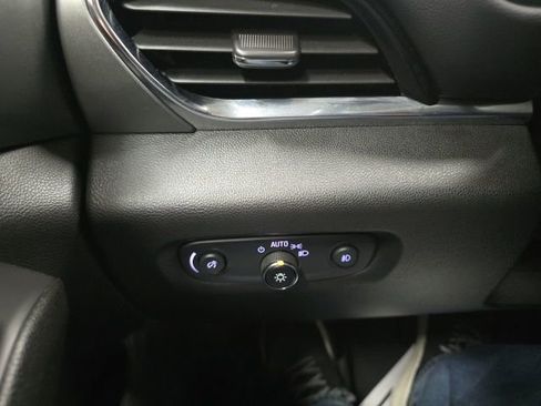 Certified 2021 Chevrolet Traverse LT image 19