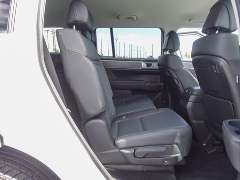 Used 2025 Hyundai Santa Fe SEL AWD/4WD image 14