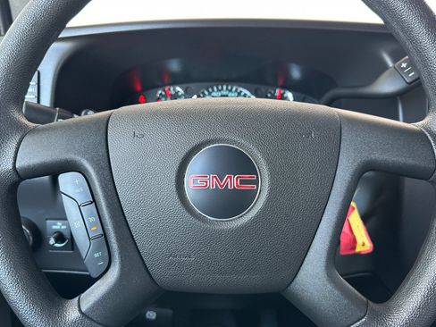 Certified 2025 GMC Savana 3500 LT w/ LT Preferred Equipment Group RWD image 29