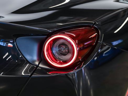 Used 2020 Ferrari Portofino RWD image 28