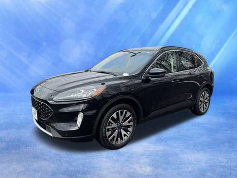 Used 2020 Ford Escape Titanium image 4