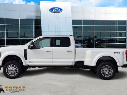 Certified 2025 Ford F450 Platinum w/ FX4 Off-Road Package AWD/4WD image 3