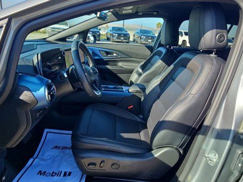 Used 2025 Chevrolet Equinox EV LT w/ Convenience Package FWD image 18
