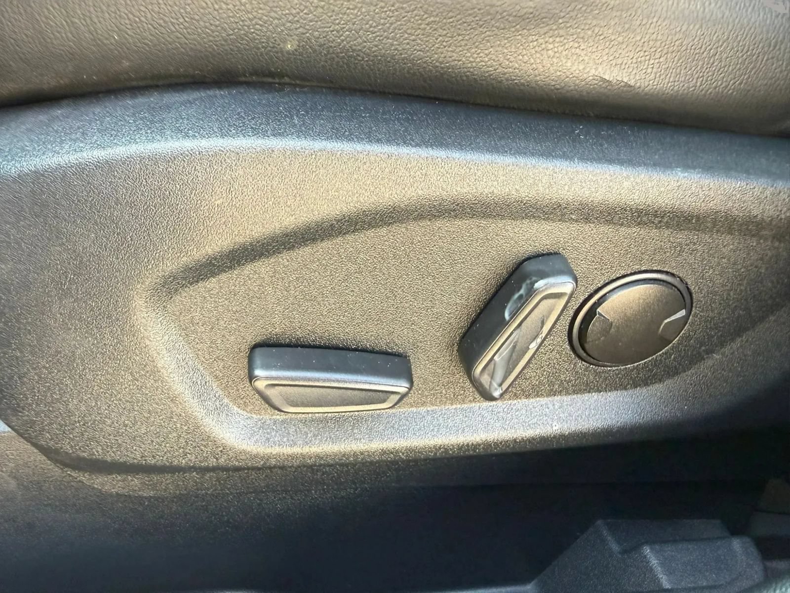 Used 2021 Ford Edge Titanium AWD/4WD image 24