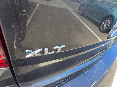 Used 2015 Ford Explorer XLT w/ Equipment Group 202A AWD/4WD image 9