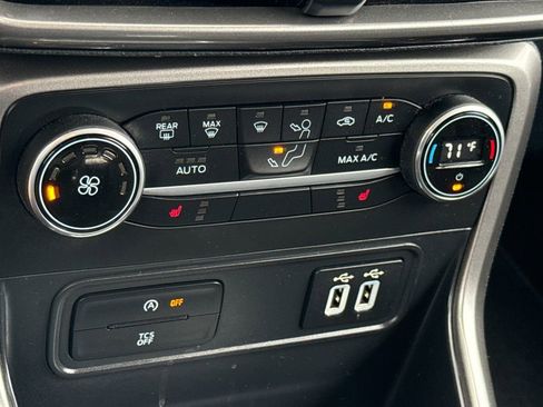 Used 2021 Ford EcoSport SE w/ SE Convenience Package image 21