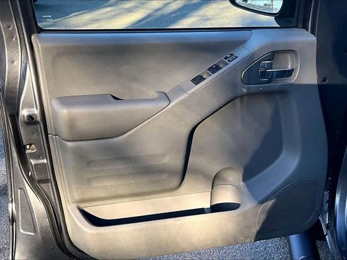 Used 2021 Nissan Frontier SV w/ Midnight Edition Floor Mats AWD/4WD image 20