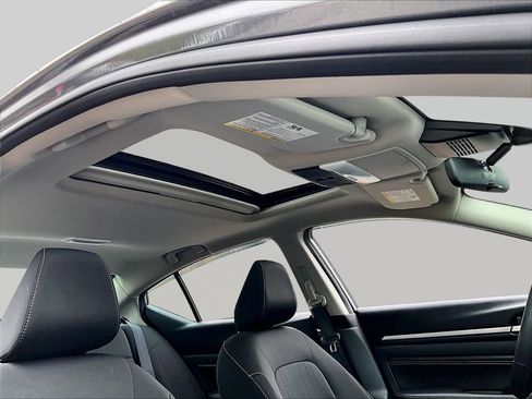 Used 2022 Nissan Altima 2.5 SV w/ SV Premium Package AWD/4WD image 20