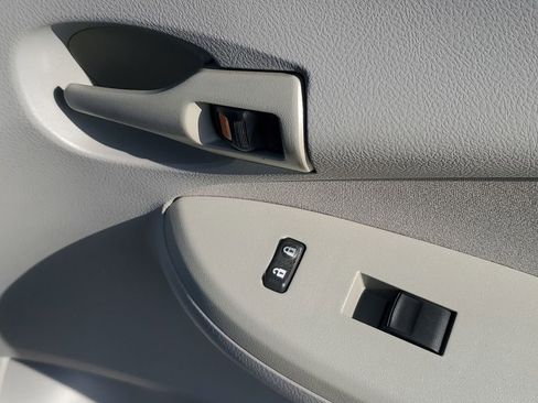 Used 2013 Toyota Corolla L image 42