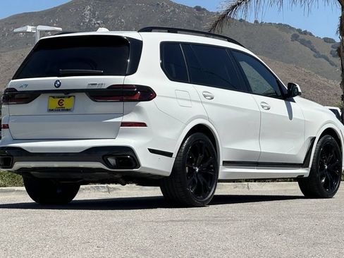 Used 2024 BMW X7 xDrive40i w/ M Sport Package AWD/4WD image 3