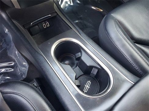 Used 2017 Lincoln MKC Premiere image 28