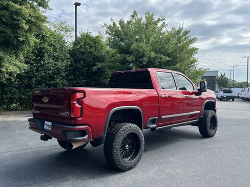 Used 2024 Chevrolet Silverado 2500 High Country w/ High Country Premium Package AWD/4WD image 9