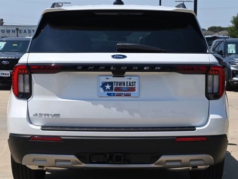 New 2025 Ford Explorer Active w/ Active Comfort Package image 29