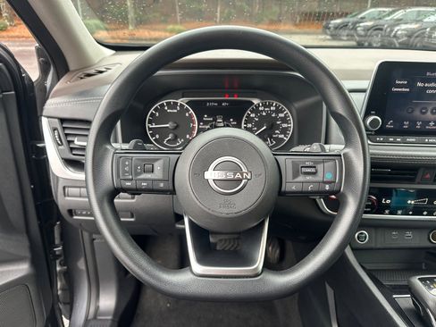 Used 2023 Nissan Rogue SV image 23