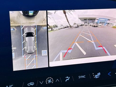 Certified 2024 Chevrolet Traverse LT image 22