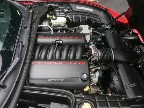 Used 2004 Chevrolet Corvette Convertible w/ Preferred Equipment Group RWD image 27