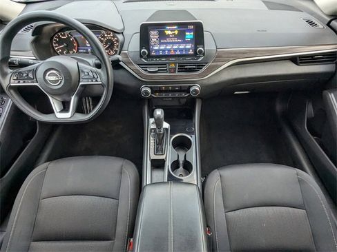 Used 2024 Nissan Altima 2.5 SV image 14