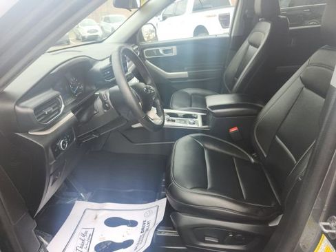 Used 2024 Ford Explorer XLT w/ Equipment Group 202A image 23