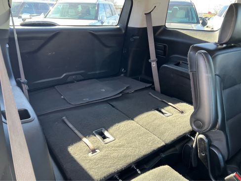 Used 2019 GMC Acadia SLT image 25