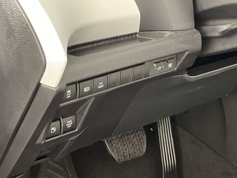 New 2026 Toyota Sienna XLE image 13