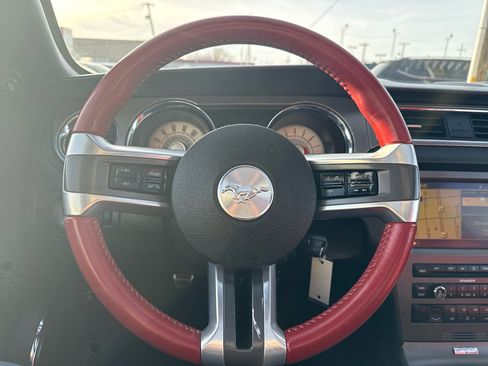 Used 2010 Ford Mustang GT image 14