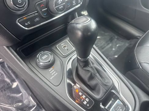Used 2023 Jeep Cherokee Altitude Lux AWD/4WD image 28