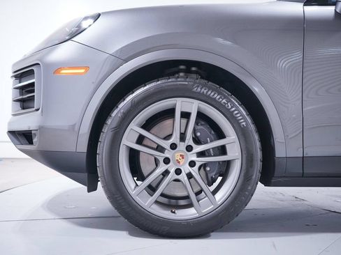 Used 2024 Porsche Cayenne Coupe AWD/4WD image 2